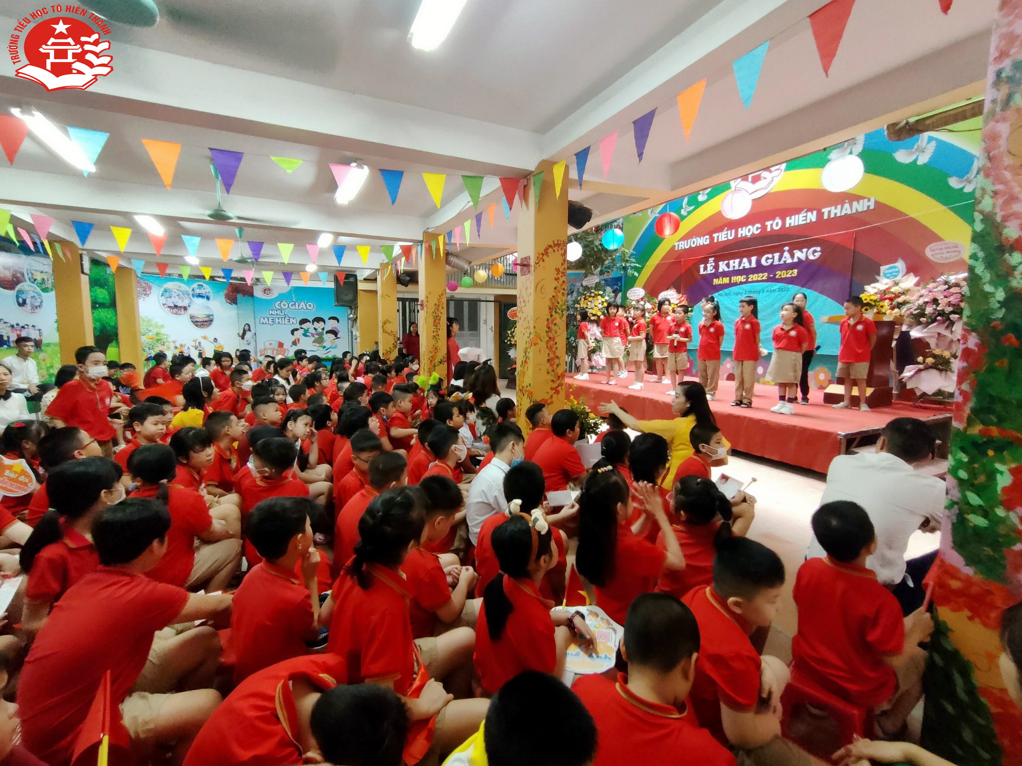 Liên hoan “Chúng em tự hào truyền thống cách mạng Quận Hai Bà Trưng” anh hùng
